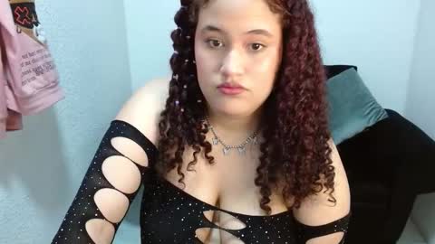 leilaprettysex online show from February 2026 01:00:01 PM