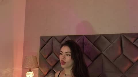 Leizathompson online show from March 2026 04:00:02 PM