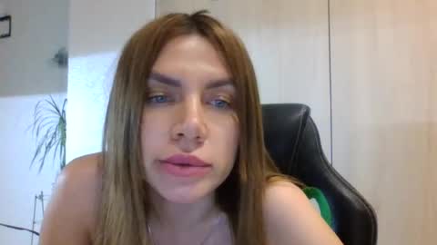 lena6122000 online show from June 2026 10:21:02 PM