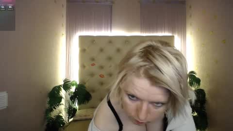 Lena online show from December 2024 10:32:01 AM