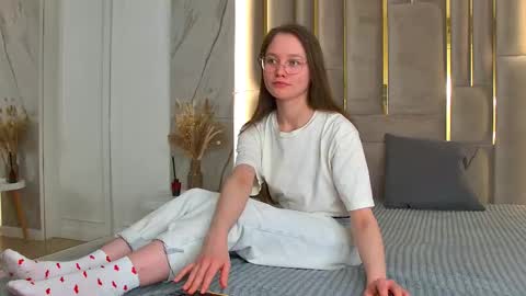 Lenesse online show from March 2026 09:23:01 AM