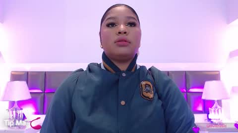 Lenna online show from October 2025 10:45:01 AM