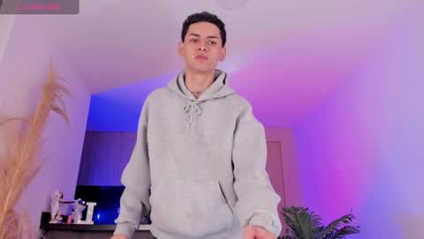 Lenner INDEPENDENT MODEL online show from February 2025 05:59:01 AM