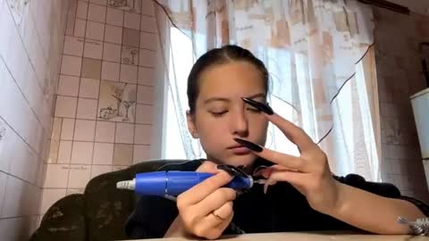 Hellomy name is Natalyits my first day here nice to meet you Give me 50 thumbs ups online show from April 2026 03:02:01 AM