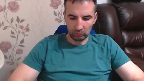 Snapshot of leo_gianni chatting on May 2026 10:12:02 AM Leo Gianni online show from May 2026 10:12:02 AM