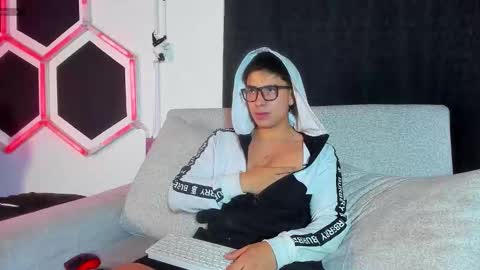 leo_muller online show from October 2025 05:10:01 AM
