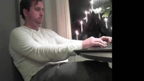 Snapshot of leofromsweden chatting on December 2024 09:24:01 PM Leofromsweden online show from December 2024 09:24:01 PM
