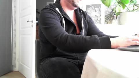 Snapshot of leofromsweden chatting on February 2026 01:16:01 PM Leofromsweden online show from February 2026 01:16:01 PM
