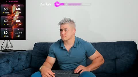 Snapshot of leon_ssmoron chatting on January 2025 02:14:02 PM Leon Smoron online show from January 2025 02:14:02 PM