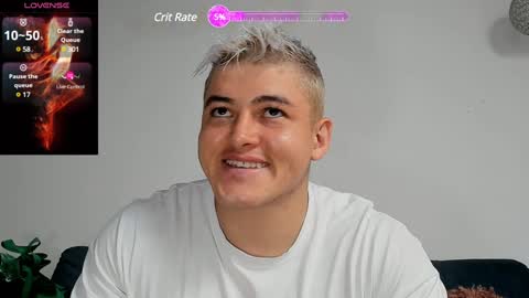 Snapshot of leon_ssmoron chatting on January 2025 01:24:01 PM Leon Smoron online show from January 2025 01:24:01 PM