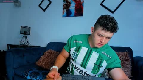 Snapshot of leon_ssmoron chatting on October 2025 11:37:01 PM Leon Smoron online show from October 2025 11:37:01 PM