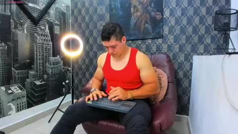 Leon Smoron online show from December 2025 01:45:02 AM