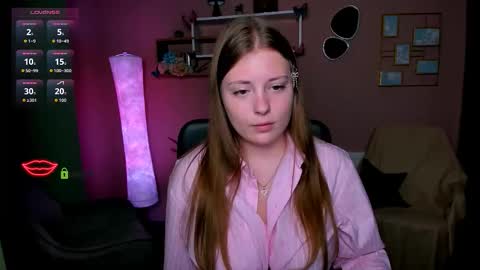 Snapshot of leona_light chatting on November 2025 06:52:01 PM Leona online show from November 2025 06:52:01 PM