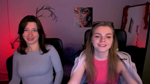 Snapshot of leona_light chatting on November 2025 08:40:01 PM Leona online show from November 2025 08:40:01 PM