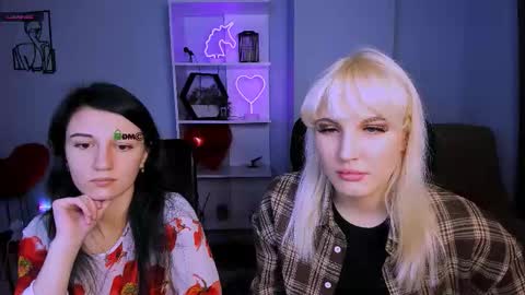 Snapshot of leona_light chatting on November 2025 08:08:02 PM Leona online show from November 2025 08:08:02 PM