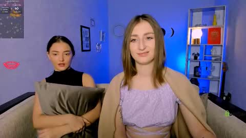 Snapshot of leona_light chatting on November 2025 08:14:02 AM Leona online show from November 2025 08:14:02 AM