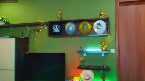 Leona tracie online show from February 2026 12:06:02 PM