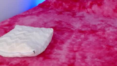 LUCY online show from November 2025 11:02:01 PM