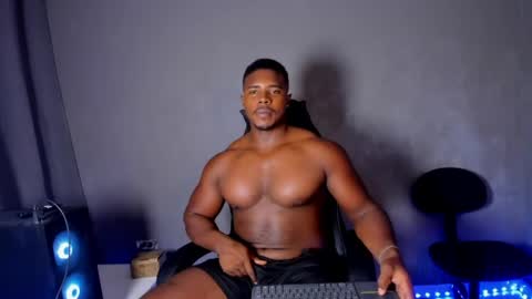 Leandro jones online show from April 2026 10:33:02 PM