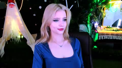 leonastone online show from December 2025 06:03:02 PM