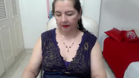 leonela   online show from June 2026 10:48:02 PM