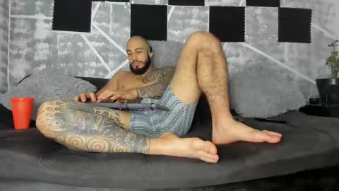 Snapshot of leonidas_k18 chatting on May 2026 03:23:02 AM ANDRES online show from May 2026 03:23:02 AM
