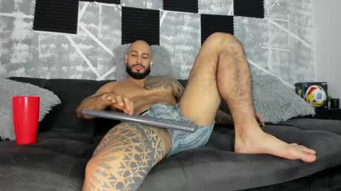 Snapshot of leonidas_k18 chatting on May 2026 04:29:01 AM ANDRES online show from May 2026 04:29:01 AM