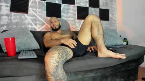 Snapshot of leonidas_k18 chatting on June 2026 12:23:02 AM ANDRES online show from June 2026 12:23:02 AM