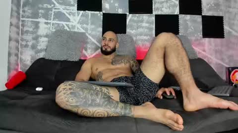 Snapshot of leonidas_k18 chatting on June 2026 07:34:01 PM ANDRES online show from June 2026 07:34:01 PM