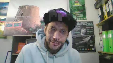 leonidascum online show from November 2025 09:34:01 AM