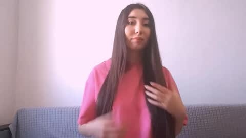 Snapshot of leonieschmith chatting on November 2025 10:23:01 AM Alice online show from November 2025 10:23:01 AM