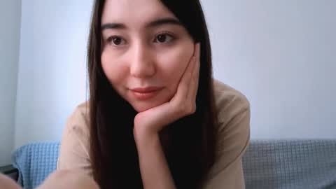 Snapshot of leonieschmith chatting on November 2025 10:09:01 AM Alice online show from November 2025 10:09:01 AM