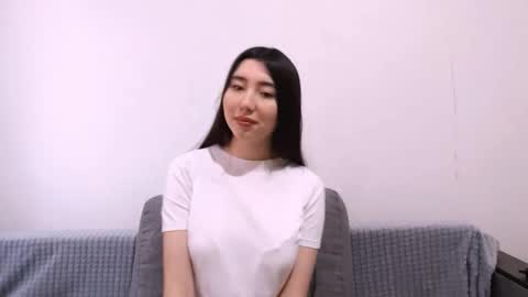 Snapshot of leonieschmith chatting on November 2025 10:08:02 AM Alice online show from November 2025 10:08:02 AM