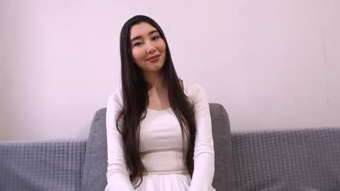 Snapshot of leonieschmith chatting on December 2025 10:09:01 AM Alice online show from December 2025 10:09:01 AM