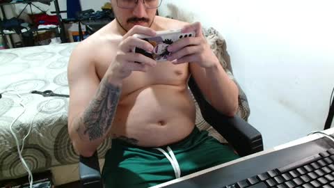 leonino231 online show from April 2026 09:45:01 PM