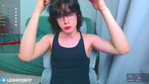 leonkissboy online show from April 2026 04:49:01 PM