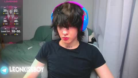 leonkissboy online show from April 2026 04:08:02 AM