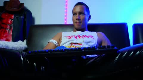 Lenardo jaramillo online show from December 2024 10:13:01 AM