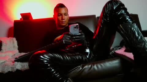 Lenardo jaramillo online show from February 2025 09:24:01 AM