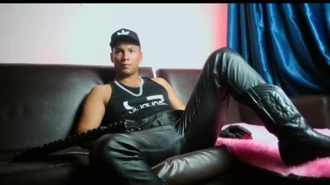 Lenardo jaramillo online show from March 2025 09:05:02 AM