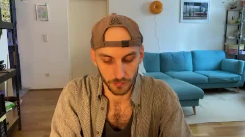 Snapshot of leonvampire chatting on April 2026 07:14:02 AM Leon online show from April 2026 07:14:02 AM