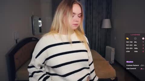 Hello everyone Im Lora Its my first day Were going to have fun together online show from October 2025 05:16:02 AM