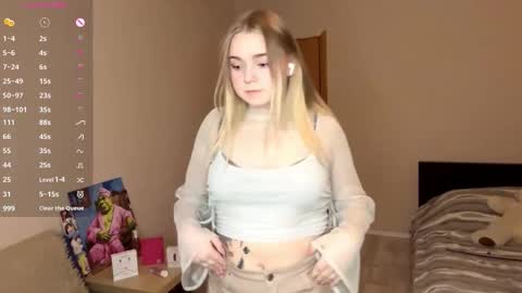 Hello everyone Im Lora Its my first day Were going to have fun together online show from January 2026 07:56:02 PM