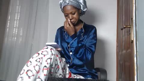 leslie online show from December 2025 06:22:01 AM