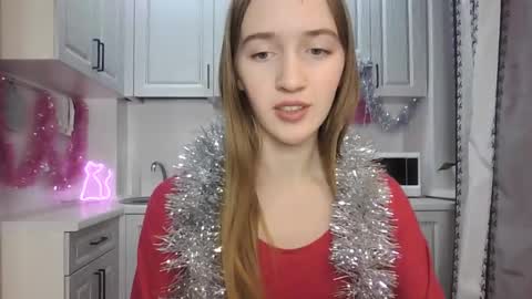 Snapshot of leslie_my_lovee chatting on December 2024 08:14:02 PM  LESLIE   online show from December 2024 08:14:02 PM