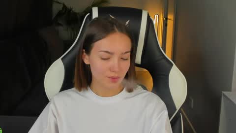 Leslie online show from May 2026 01:03:02 AM