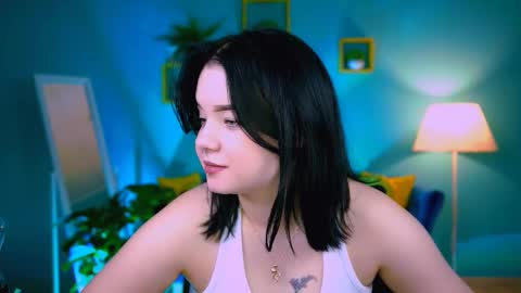 LeslieRowe online show from December 2025 06:06:01 PM