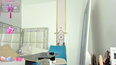 Lesly online show from January 2025 07:50:02 PM