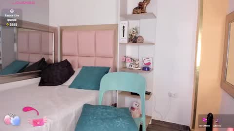 Lesly online show from January 2025 01:11:01 PM