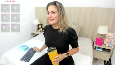 Lesly Santodomingo online show from January 2026 11:01:02 AM